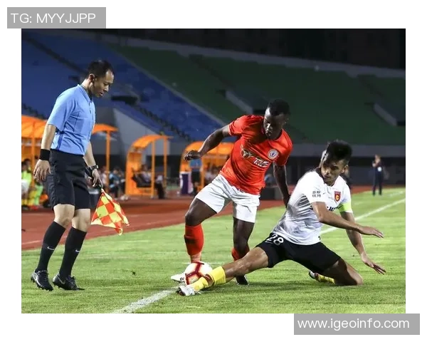 中超激战河北华夏幸福迎战北京人和争夺宝贵积分之战 中超激战河北华夏幸福迎战北京人和争夺宝贵积分之战