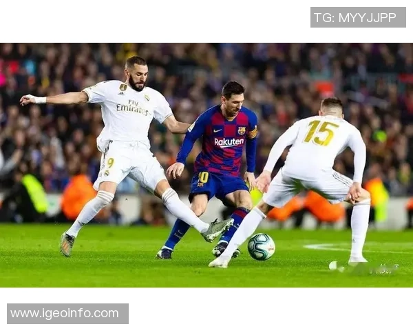 2013年皇马与曼联次回合精彩对决回顾与分析